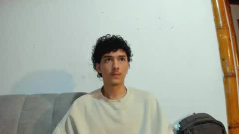 Snapshot of santi_twink19 chatting on June 19, 2026, 9:13 am santi_twink19 online show from June 19, 2026, 9:13 am