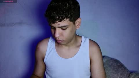 Snapshot of santiago_foxx chatting on June 10, 2026, 10:19 pm santi online show from June 10, 2026, 10:19 pm