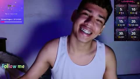 Snapshot of santiago_foxx chatting on June 12, 2026, 2:05 pm santi online show from June 12, 2026, 2:05 pm