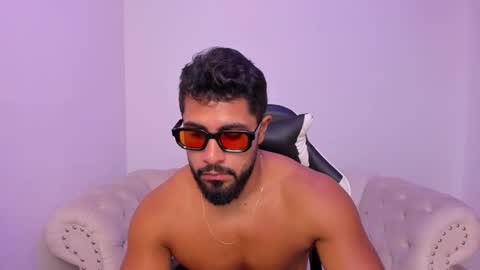 santiago_huntt online show from March 14, 2026, 1:27 pm