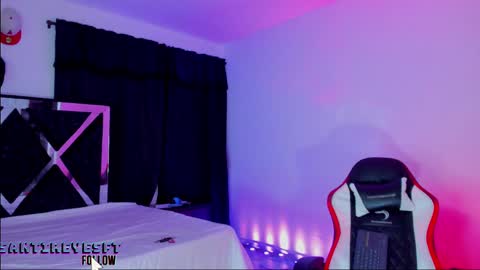 Snapshot of santiagoreyesft chatting on February 15, 2025, 12:37 am Santi Reyes online show from February 15, 2025, 12:37 am