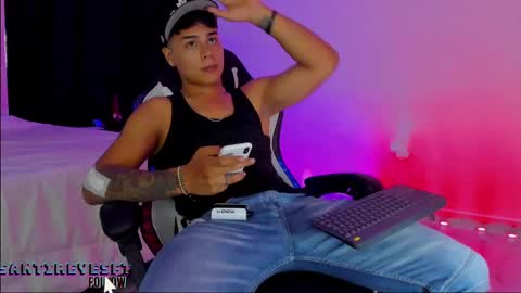 Snapshot of santiagoreyesft chatting on February 19, 2025, 5:16 am Santi Reyes online show from February 19, 2025, 5:16 am