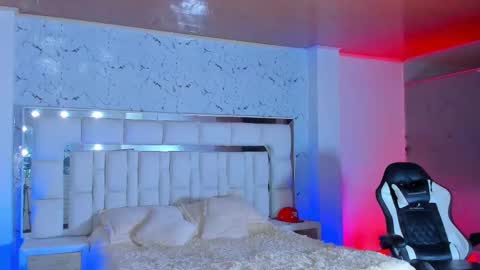 Snapshot of santiagoreyesft chatting on October 21, 2025, 11:27 pm Santi Reyes online show from October 21, 2025, 11:27 pm