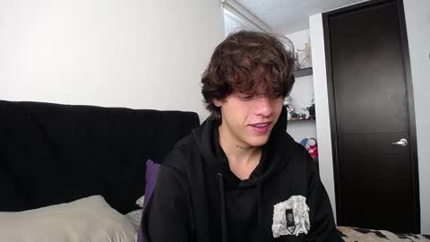 Santii online show from March 8, 2025, 1:25 pm