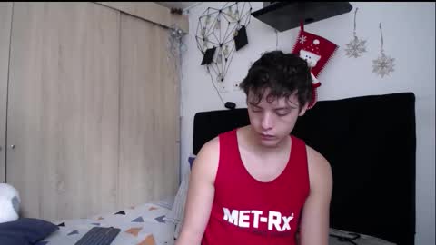 Santii online show from November 22, 2025, 4:17 pm