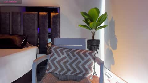 Snapshot of santin_seans chatting on October 14, 2025, 1:34 pm Santiago Seans online show from October 14, 2025, 1:34 pm