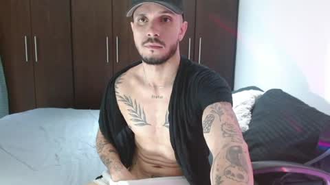 Snapshot of santti_torres chatting on May 21, 2026, 3:57 am Santy Torres online show from May 21, 2026, 3:57 am
