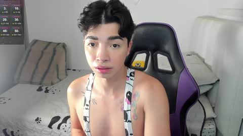 Snapshot of santy7u7 chatting on February 8, 2025, 1:33 pm Mr. Santiago online show from February 8, 2025, 1:33 pm