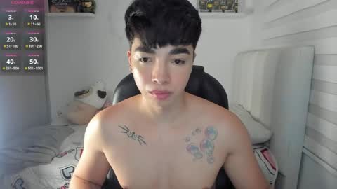 Snapshot of santy7u7 chatting on June 2, 2026, 1:35 pm Mr. Santiago online show from June 2, 2026, 1:35 pm