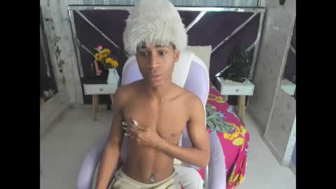 Snapshot of santy_bigcock_01 chatting on November 19, 2025, 2:11 am santy online show from November 19, 2025, 2:11 am