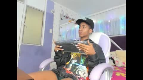 Snapshot of santy_bigcock_01 chatting on November 21, 2025, 3:22 pm santy online show from November 21, 2025, 3:22 pm