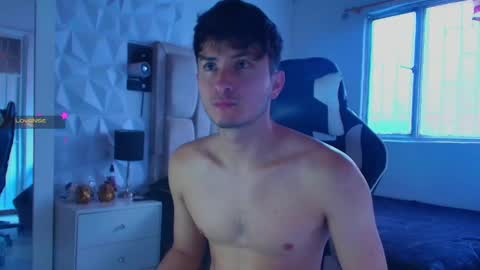 Snapshot of santyago_taylor chatting on December 31, 2024, 1:30 pm Santyago online show from December 31, 2024, 1:30 pm