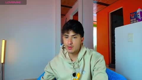 Snapshot of santyago_taylor chatting on January 12, 2026, 6:35 pm Santyago online show from January 12, 2026, 6:35 pm