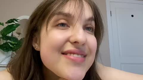Anny online show from April 21, 2026, 2:51 am