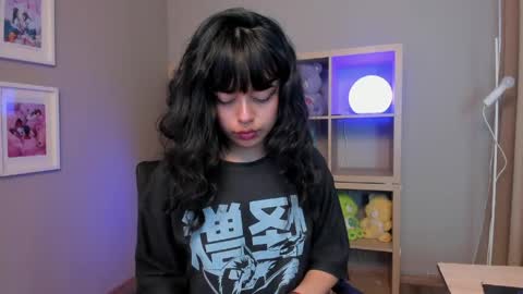 saphyralux online show from May 6, 2026, 9:31 pm