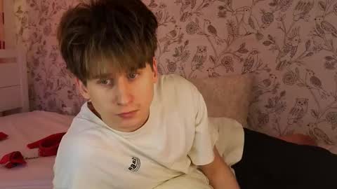 sapph1res online show from March 17, 2026, 5:44 am