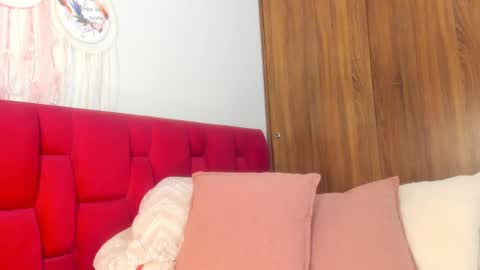 Snapshot of sara_699 chatting on November 20, 2025, 9:36 pm Sara online show from November 20, 2025, 9:36 pm