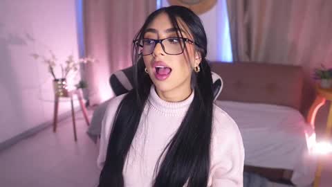 Sara  online show from February 4, 2025, 12:11 pm