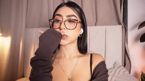 Sara  online show from April 29, 2026, 3:43 am