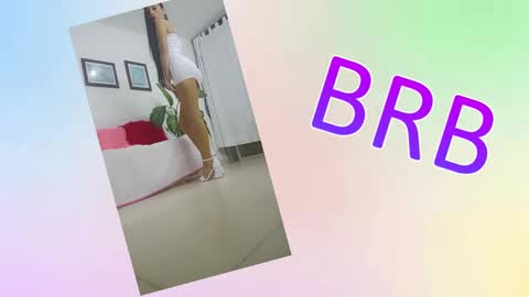 Snapshot of sara_carmona chatting on November 12, 2025, 9:32 am SARA online show from November 12, 2025, 9:32 am