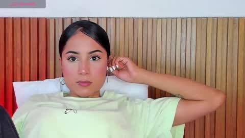 Snapshot of sara_castro24 chatting on December 16, 2024, 8:05 pm Sara online show from December 16, 2024, 8:05 pm