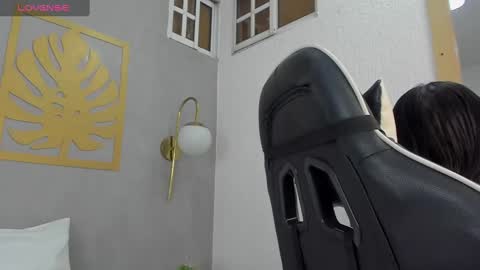 Snapshot of sara_castro24 chatting on January 25, 2025, 12:05 pm Sara online show from January 25, 2025, 12:05 pm