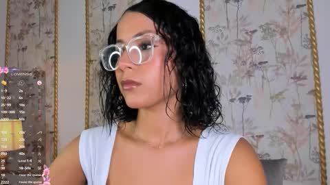 Snapshot of sara_castro24 chatting on October 6, 2025, 7:55 pm Sara online show from October 6, 2025, 7:55 pm