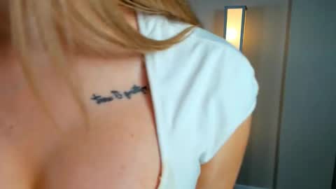 sara_fest online show from February 7, 2025, 2:04 pm