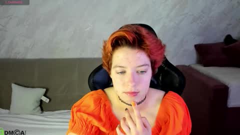 Snapshot of sara_frayy chatting on September 19, 2025, 12:12 am Sarah online show from September 19, 2025, 12:12 am