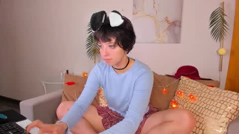 Snapshot of sara_frayy chatting on October 2, 2025, 1:01 am Sarah online show from October 2, 2025, 1:01 am