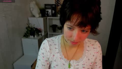 Snapshot of sara_frayy chatting on October 8, 2025, 1:58 am Sarah online show from October 8, 2025, 1:58 am