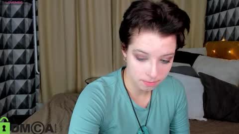 Snapshot of sara_frayy chatting on November 24, 2025, 1:05 am Sarah online show from November 24, 2025, 1:05 am