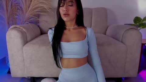 Snapshot of sara_gwen chatting on October 22, 2025, 1:28 am S A R A online show from October 22, 2025, 1:28 am