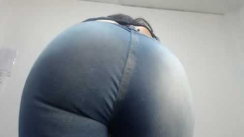 Snapshot of sara_hoffman_4 chatting on April 30, 2026, 12:44 pm Sara online show from April 30, 2026, 12:44 pm