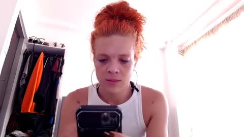 sara_johnson__ online show from June 1, 2026, 1:46 pm