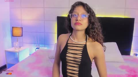 Sara  online show from January 15, 2026, 8:45 pm