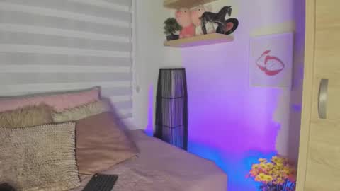 Snapshot of sara_madrid_ chatting on November 21, 2025, 12:15 pm online show from November 21, 2025, 12:15 pm