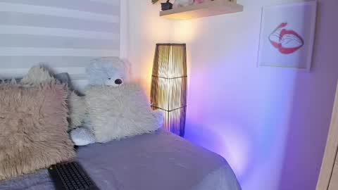 Snapshot of sara_madrid_ chatting on May 8, 2026, 11:48 am online show from May 8, 2026, 11:48 am