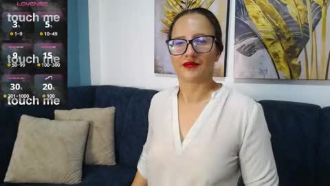 Sara   online show from April 25, 2026, 5:10 pm