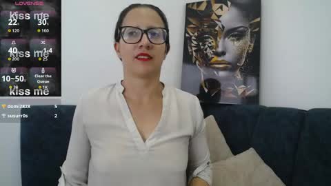 Sara   online show from May 5, 2026, 7:55 pm
