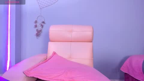 Snapshot of sara_mattel chatting on December 19, 2025, 10:00 am Sara online show from December 19, 2025, 10:00 am