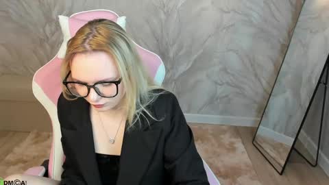 sara_moorre online show from April 28, 2026, 1:48 am