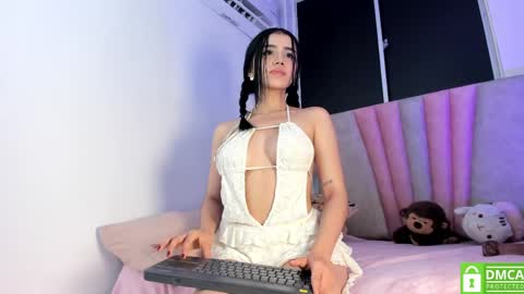 Sara  online show from June 7, 2026, 2:05 am