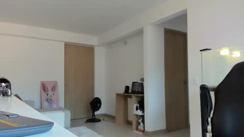 Sara online show from September 9, 2025, 9:47 pm