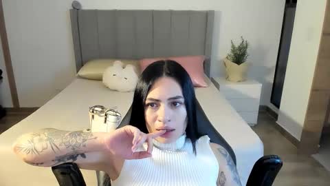 Snapshot of sara_oxford chatting on December 21, 2025, 3:24 am Sara online show from December 21, 2025, 3:24 am