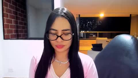 Snapshot of sara_oxford chatting on March 29, 2026, 3:39 am Sara online show from March 29, 2026, 3:39 am