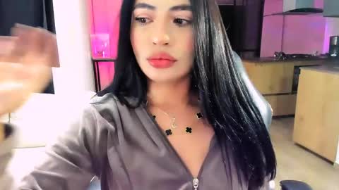 Snapshot of sara_oxford chatting on April 11, 2026, 1:10 am Sara online show from April 11, 2026, 1:10 am