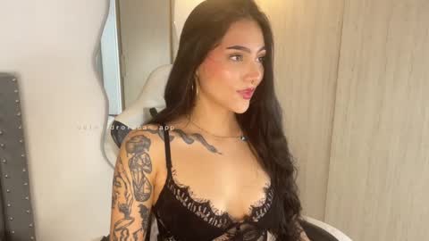 Snapshot of sara_queen9 chatting on February 18, 2025, 6:47 pm Sara online show from February 18, 2025, 6:47 pm