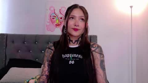 Snapshot of sara_queen9 chatting on November 16, 2025, 7:52 pm Sara online show from November 16, 2025, 7:52 pm