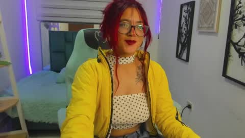 Snapshot of sara_red_x chatting on June 7, 2026, 4:05 am sara_red_x online show from June 7, 2026, 4:05 am